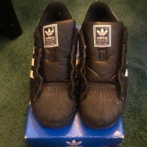 Adidas Superstar Black/White Stripes Size 5